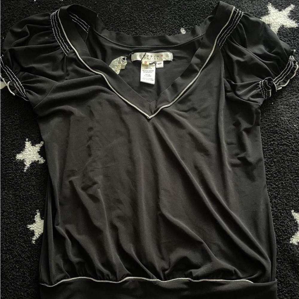 Elegant Black V-Neck Top